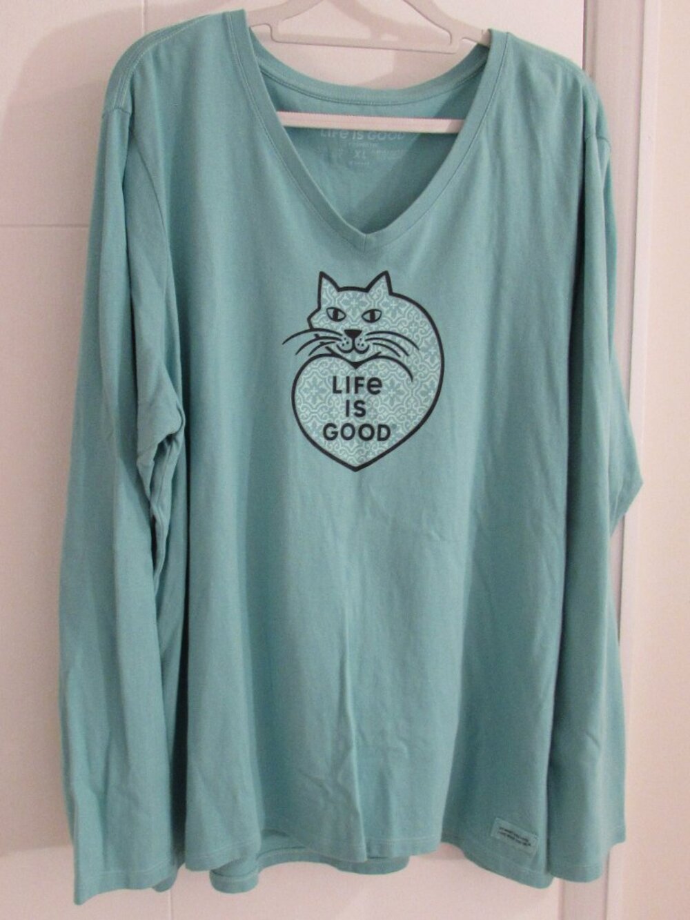 Life Is Good XL Aqua Cat Heart Long Sleeve Crusher Tee